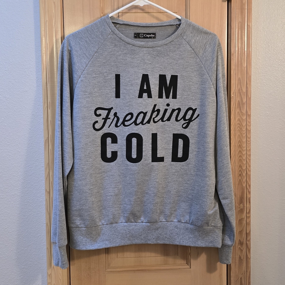 CUPSHE Top Small Gray Text Graphic Women's